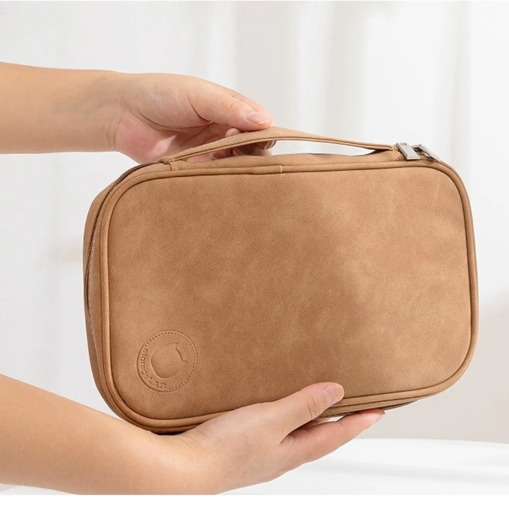 PU Leather Jewelry Storage Bag with Handle Multi-functional Bracelet Display Box Rings Necklace Bracelet Holder
PU Leather Jewelry Storage Bag with Handle Multi-functional Bracelet Display Box Rings Necklace Bracelet Holder