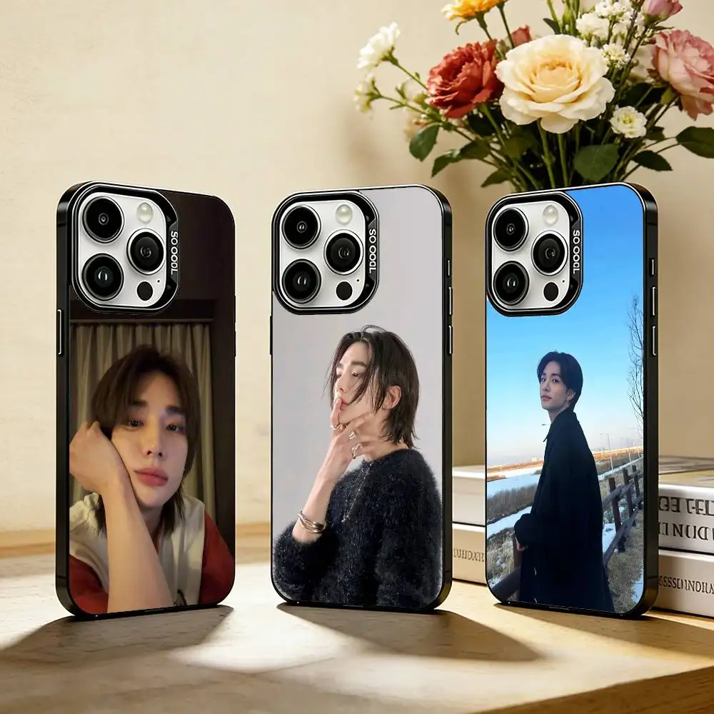 KPOP idol K-Hyunjin Phone Case For iPhone 17,16,15,14,13,12,Pro MAX White Matte Shockproof Cover
KPOP idol K-Hyunjin Phone Case For iPhone 17,16,15,14,13,12,Pro MAX White Matte Shockproof Cover
