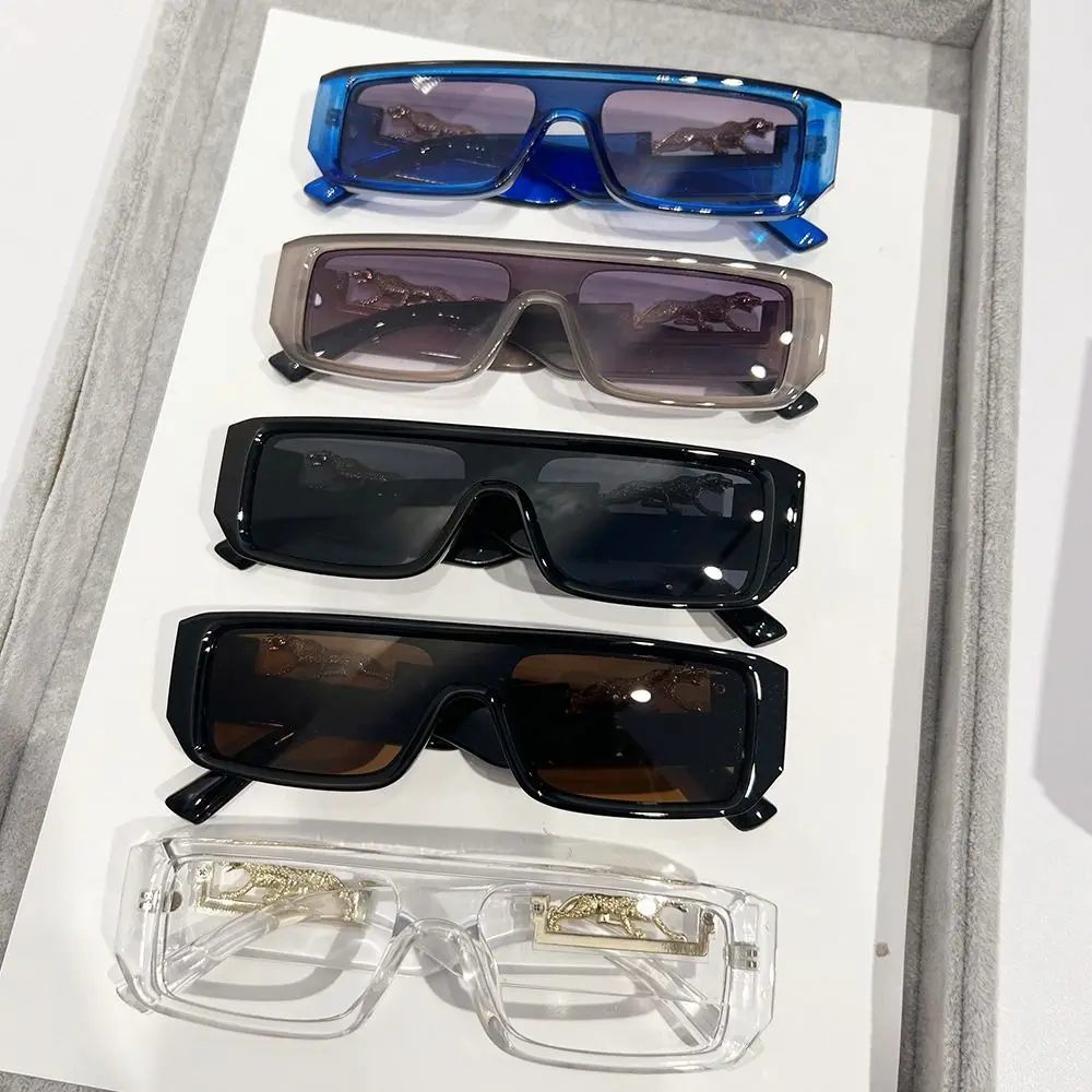 Cheetah Decorative One Piece Sunglasses UV Protection Square Frame Hip-Hop Sun Glasses Vintage Narrow Edge Shades
Cheetah Decorative One Piece Sunglasses UV Protection Square Frame Hip-Hop Sun Glasses Vintage Narrow Edge Shades