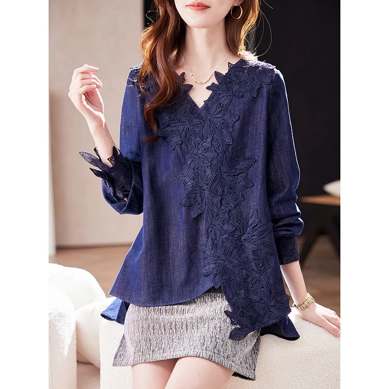 French V-neck Lace Spliced Denim Shirt for Women with Loose Temperament and Versatile Tops
French V-neck Lace Spliced Denim Shirt for Women with Loose Temperament and Versatile Tops