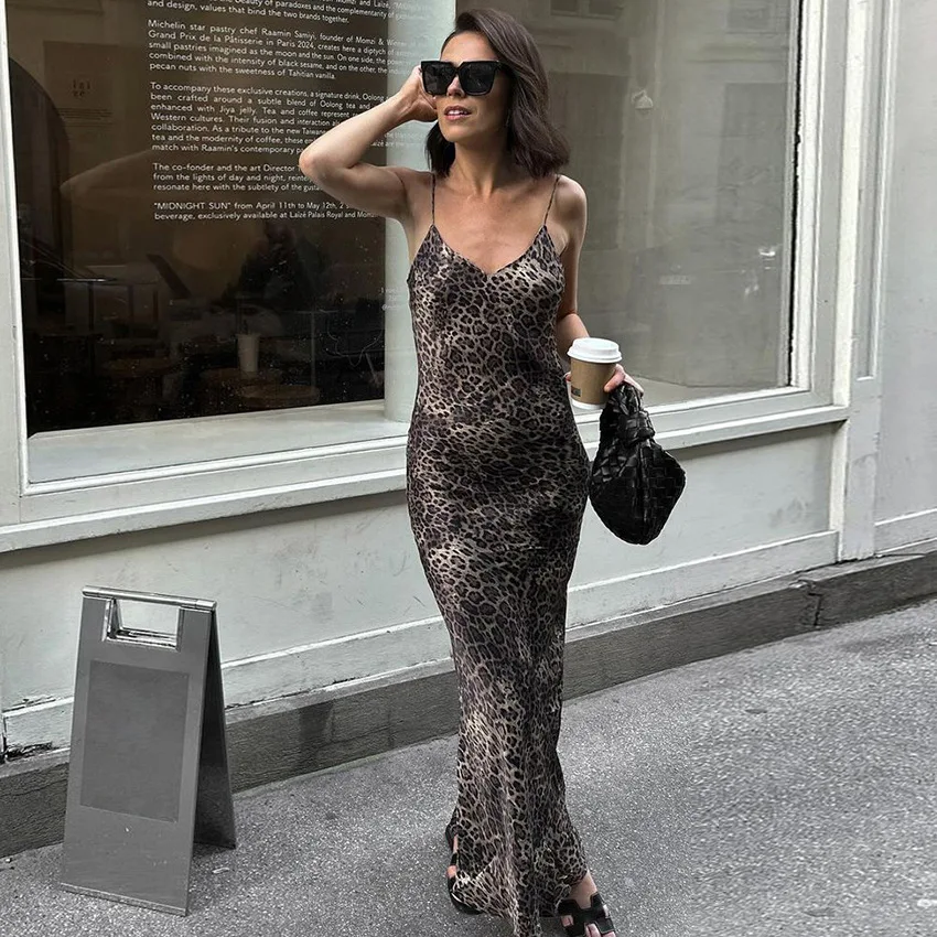 New European and American Style Sexy Fashion Leopard Print Women's Summer Backless Slim Fit Long Slip Dress
New European and American Style Sexy Fashion Leopard Print Women's Summer Backless Slim Fit Long Slip Dress