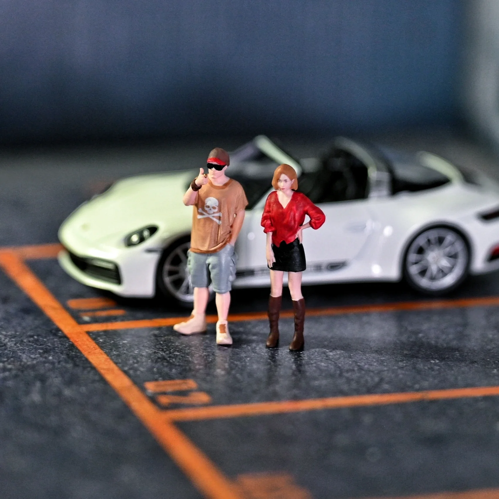 EHC Model Diorama 1/64 Scale Figurines Model Thumb Brother and Red Clothed Girl Collection Miniature Hand-painted
EHC Model Diorama 1/64 Scale Figurines Model Thumb Brother and Red Clothed Girl Collection Miniature Hand-painted