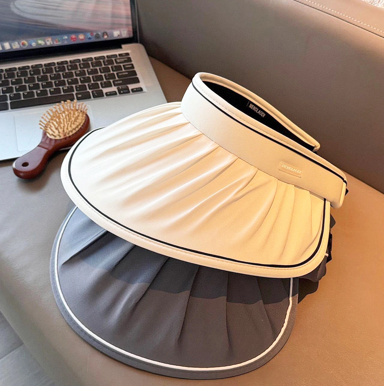 Новая летняя солнцезащитная шляпа от солнца с карнизом для женщин, уличная солнцезащитная УФ-защита, пустая верхняя кепка для езды на велосипеде, для отдыха, кепки с козырьком с широкими полями
Новая летняя солнцезащитная шляпа от солнца с карнизом для женщин, уличная солнцезащитная УФ-защита, пустая верхняя кепка для езды на велосипеде, для отдыха, кепки с козырьком с широкими полями