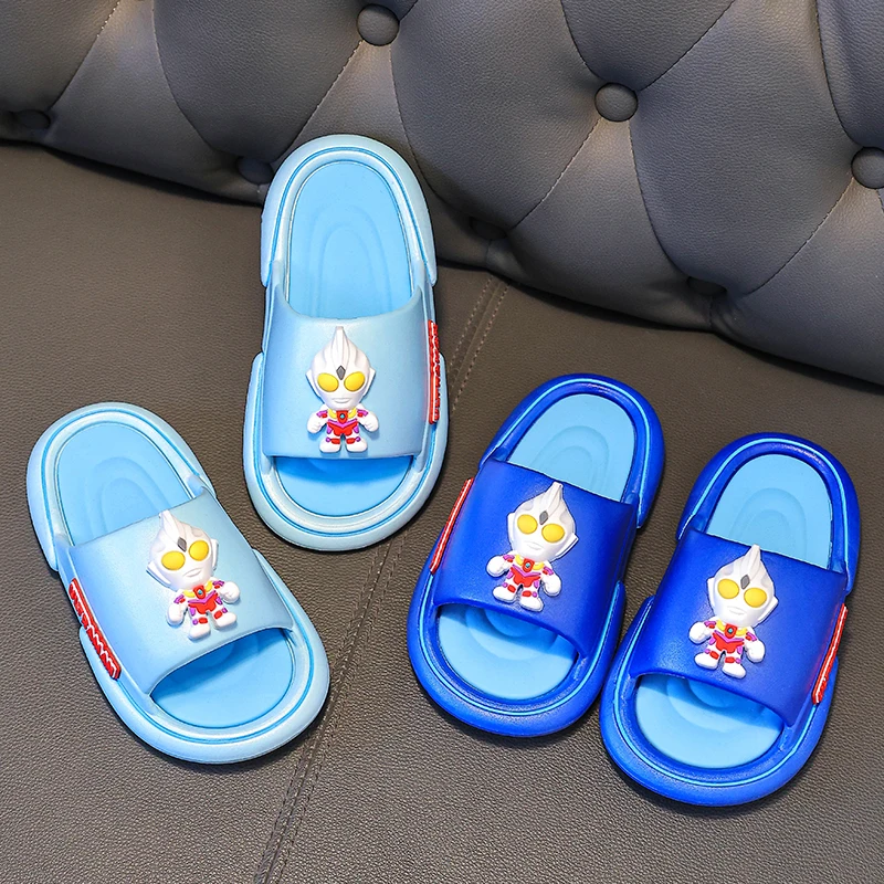 Детские тапочки Ultraman, мягкие Нескользящие тапочки с мультяшным рисунком для мальчиков, для дома и улицы
Детские тапочки Ultraman, мягкие Нескользящие тапочки с мультяшным рисунком для мальчиков, для дома и улицы