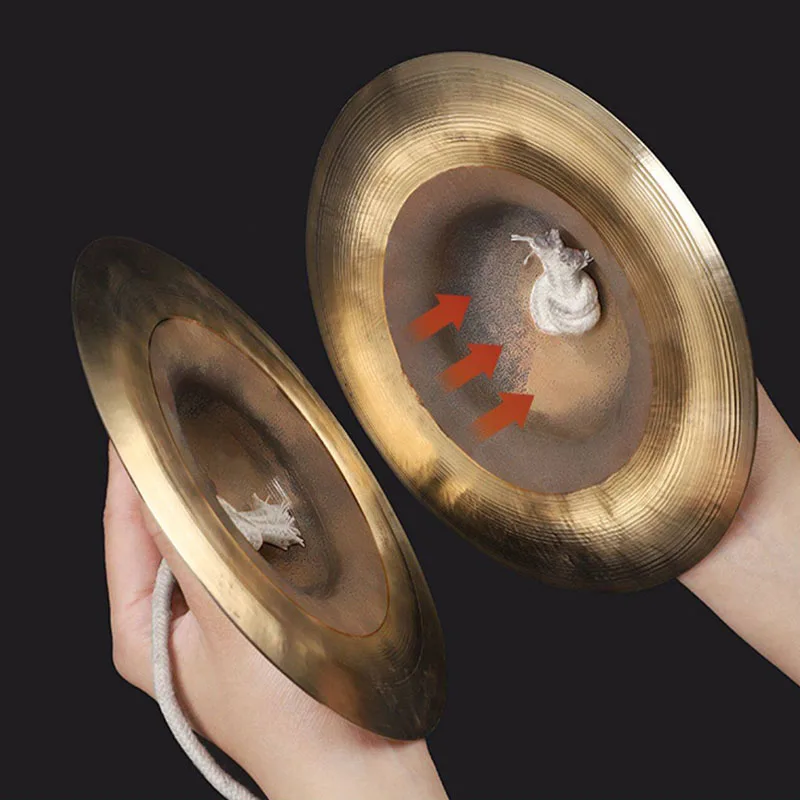 Медные тарелки ручной работы для исполнения народной музыки, профессиональные тарелки для взрослых, традиционные ударные инструменты для выступлений.
Медные тарелки ручной работы для исполнения народной музыки, профессиональные тарелки для взрослых, традиционные ударные инструменты для выступлений.