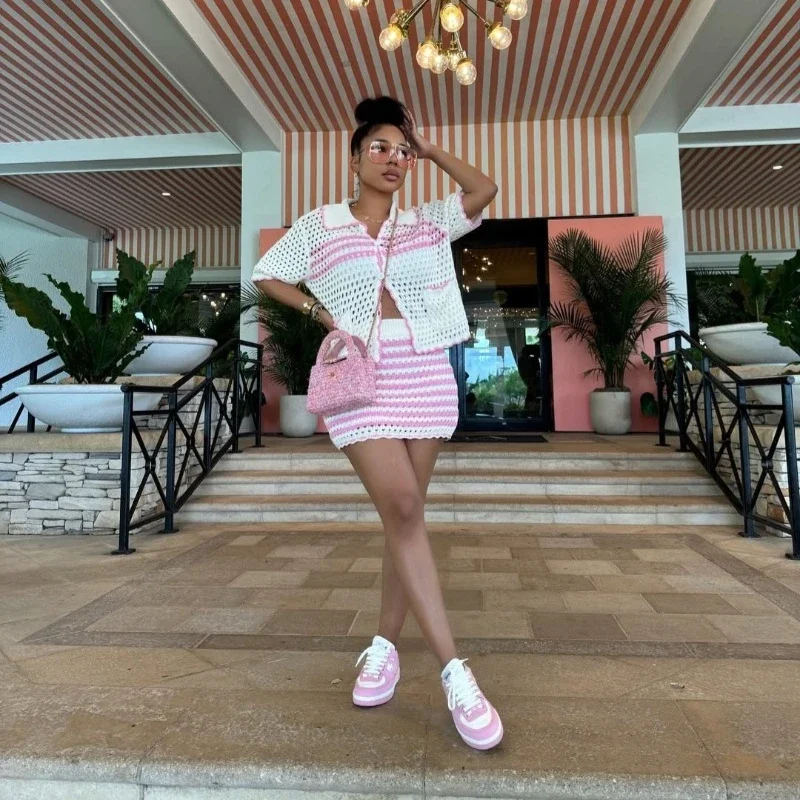 Women Loose Casual Summer Holiday Knitted Striped 2 Piece Set Short Sleeve Single Breasted Cardigan Tops + Mini Skirts Suits
Women Loose Casual Summer Holiday Knitted Striped 2 Piece Set Short Sleeve Single Breasted Cardigan Tops + Mini Skirts Suits
