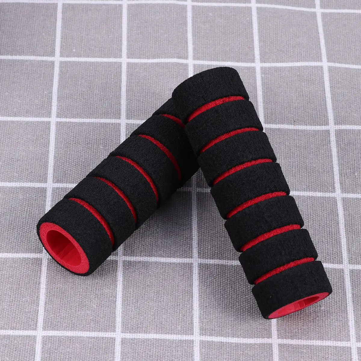 2Pair Bicycle Sponge Handlebar Grips Non Slip Cover Shockproof Ergonomic Design Comfortable Long Distance Riding Fit Most Bikes
2Pair Bicycle Sponge Handlebar Grips Non Slip Cover Shockproof Ergonomic Design Comfortable Long Distance Riding Fit Most Bikes