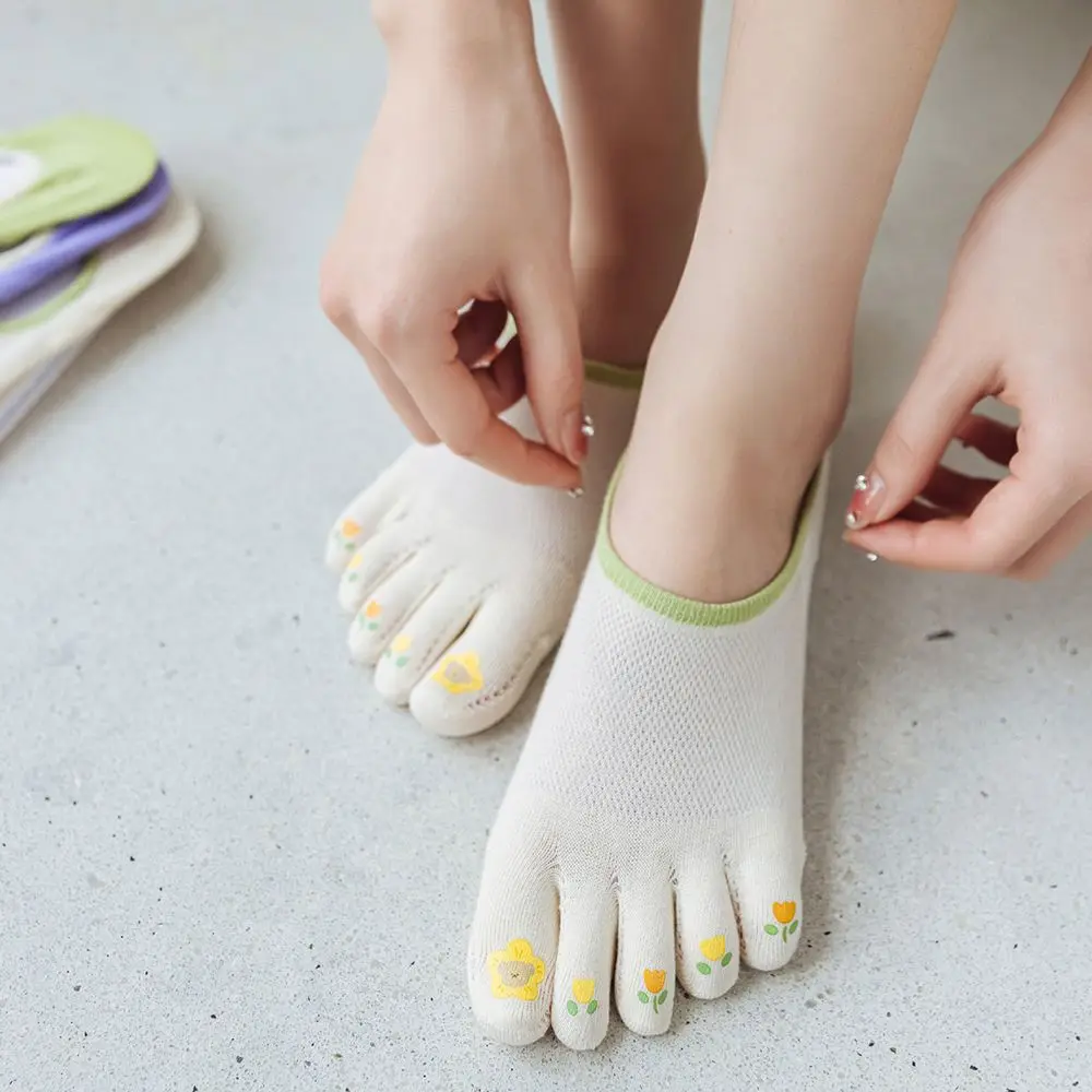 Cute Casual Women Cotton Flower Short Socks Cartoon Female Hosiery Five Finger Socks Toe Socks Boat Socks
Cute Casual Women Cotton Flower Short Socks Cartoon Female Hosiery Five Finger Socks Toe Socks Boat Socks