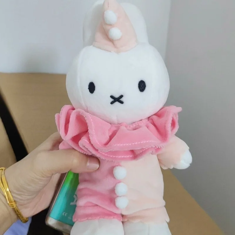 In Stock Miffy Limited Edition Clown Costume Plush Toy Soothing Doll Anime Action Figure Charm Collectible Gift Series Ornaments
In Stock Miffy Limited Edition Clown Costume Plush Toy Soothing Doll Anime Action Figure Charm Collectible Gift Series Ornaments