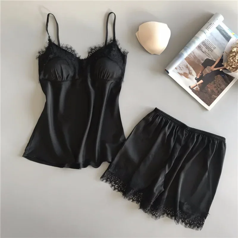 1 Set Women's Pajamas Set, Fashionable V-neck Lace Sexy Pajamas, Pajama Shorts Set, Ice Silk Camisole Top Pajama Pants
1 Set Women's Pajamas Set, Fashionable V-neck Lace Sexy Pajamas, Pajama Shorts Set, Ice Silk Camisole Top Pajama Pants