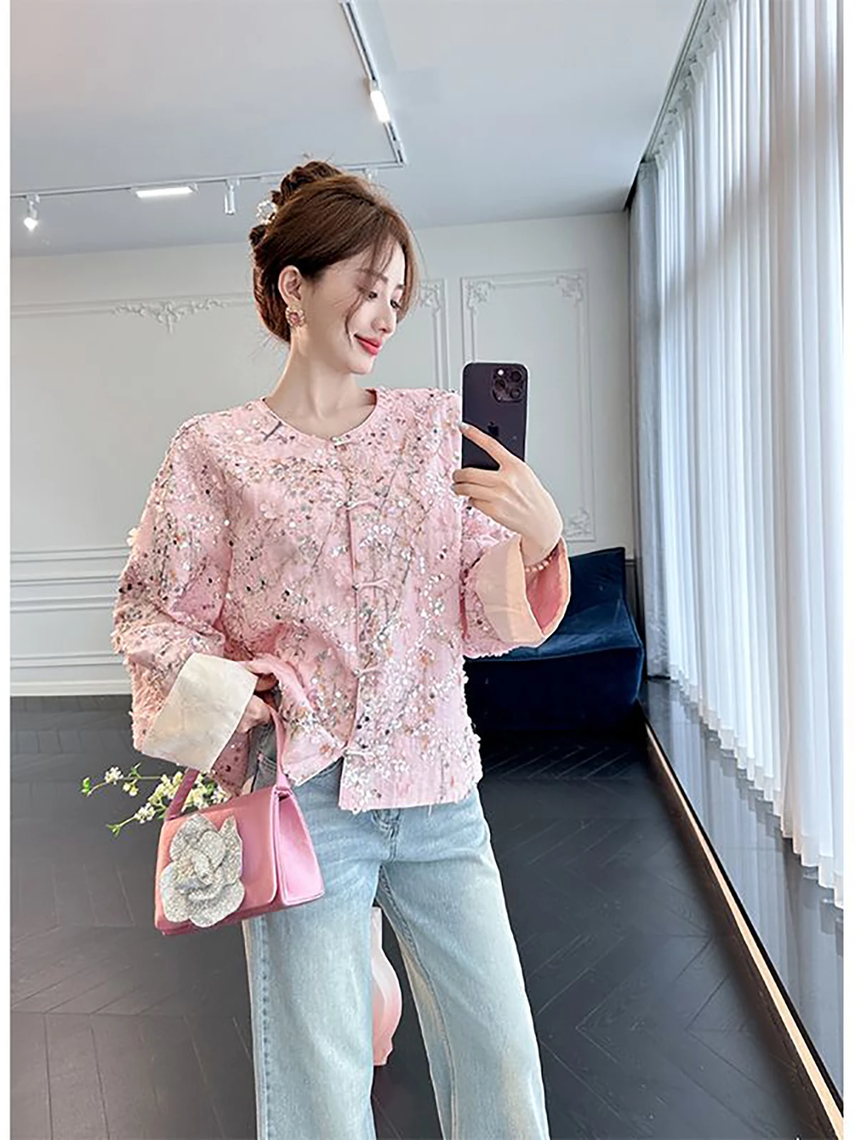 New Chinese Style Heavy Embroidery round Neck Long Sleeve Top Jacket Women's Loose Fit Polyester Fiber Spring Season Outerwear
New Chinese Style Heavy Embroidery round Neck Long Sleeve Top Jacket Women's Loose Fit Polyester Fiber Spring Season Outerwear