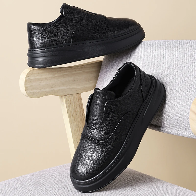 New men's solid color set foot low cut versatile thick soled casual lazy shoes 250328
New men's solid color set foot low cut versatile thick soled casual lazy shoes 250328