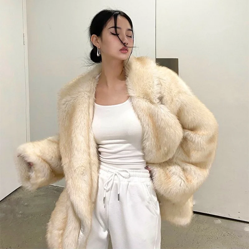 2024 Winter Hot Fashion Girls Oversized Faux Fur Coat Woman Faux Fur Clothing Thick Warm Outerwear Fluffy Faux Fox Fur Jacket
2024 Winter Hot Fashion Girls Oversized Faux Fur Coat Woman Faux Fur Clothing Thick Warm Outerwear Fluffy Faux Fox Fur Jacket