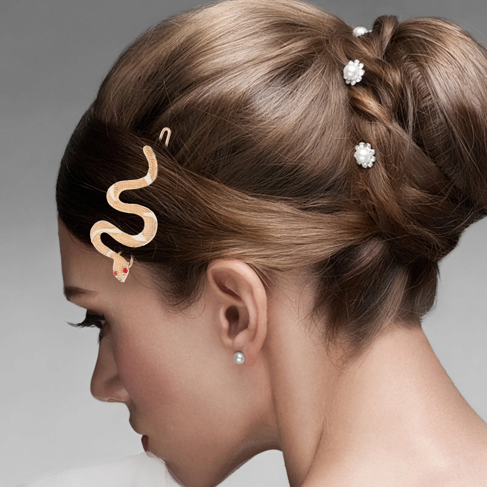 1 Pair Golden Metal Snake-Shaped Hair Clips Vintage Hair Accessories Stylish Durable Diamond Decorative Retro Headdress Hairpins
1 Pair Golden Metal Snake-Shaped Hair Clips Vintage Hair Accessories Stylish Durable Diamond Decorative Retro Headdress Hairpins