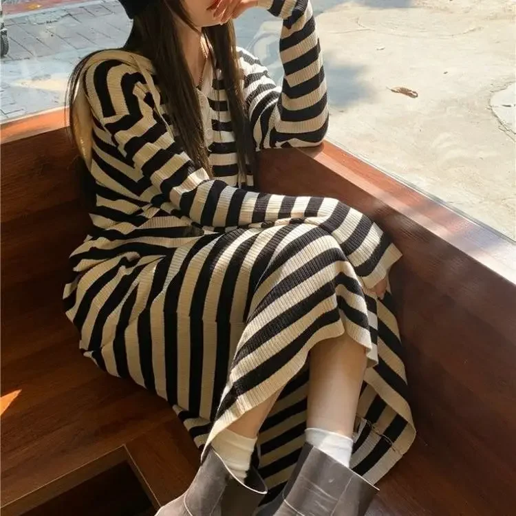 Female Clothing Outfits for Women New Autumn/Winter Casual Hooded Stripe Knitted Elegant Long Relaxed Long Sleeve Sweater Dress
Female Clothing Outfits for Women New Autumn/Winter Casual Hooded Stripe Knitted Elegant Long Relaxed Long Sleeve Sweater Dress