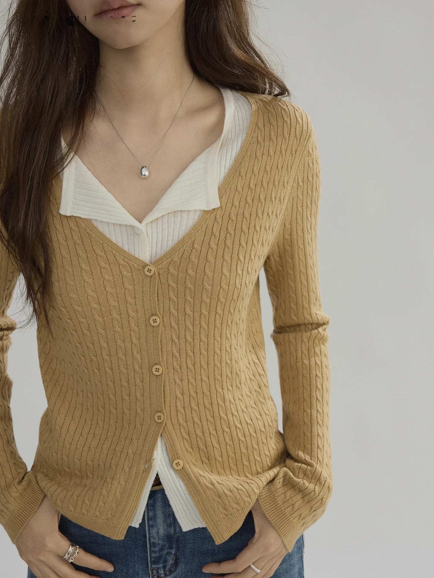 Joli Choose Women's Knitted Wool Blend Sweater V-Ne Design Sensation Fake Two-Piece Color Blo Long Sve Cardigan
Joli Choose Women's Knitted Wool Blend Sweater V-Ne Design Sensation Fake Two-Piece Color Blo Long Sve Cardigan