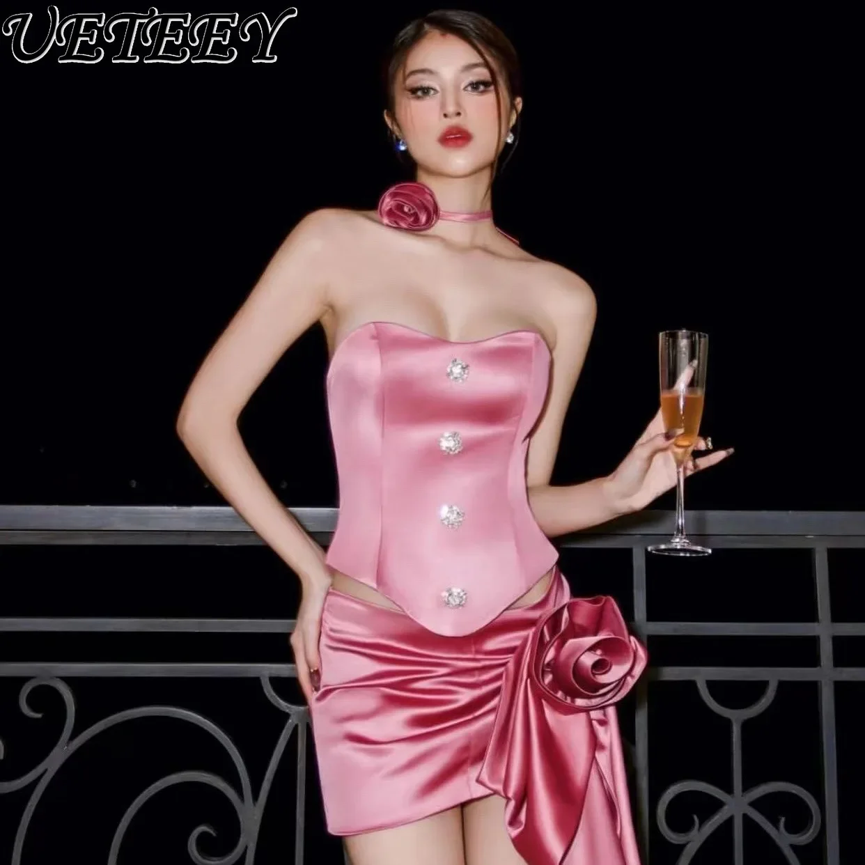 Summer New Temperament Three-dimensional Flowers Satin Pink Outfits Sexy Off-shoulder Tube Top and Mini Skirt Two Piece Set
Summer New Temperament Three-dimensional Flowers Satin Pink Outfits Sexy Off-shoulder Tube Top and Mini Skirt Two Piece Set