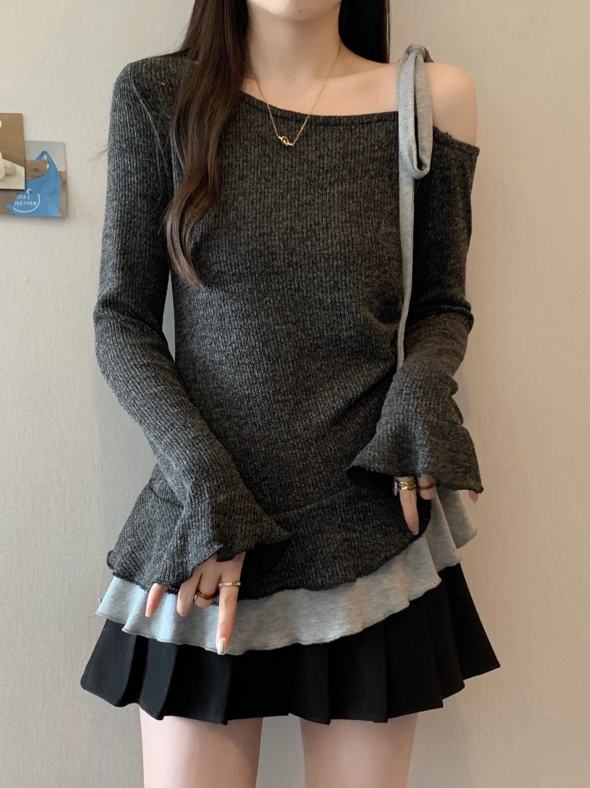 Женская футболка больших размеров в корейском стиле с открытыми плечами и длинными рукавами, асимметричный дизайн, повседневный стиль
Женская футболка больших размеров в корейском стиле с открытыми плечами и длинными рукавами, асимметричный дизайн, повседневный стиль