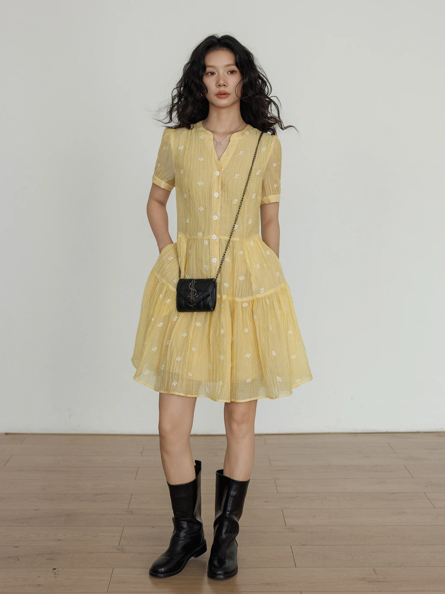 Summer Short Sleeve Embroidery Texture Women's Dress High Waist A-Line Skirt Comfortable Breathable Commute Friendly
Summer Short Sleeve Embroidery Texture Women's Dress High Waist A-Line Skirt Comfortable Breathable Commute Friendly