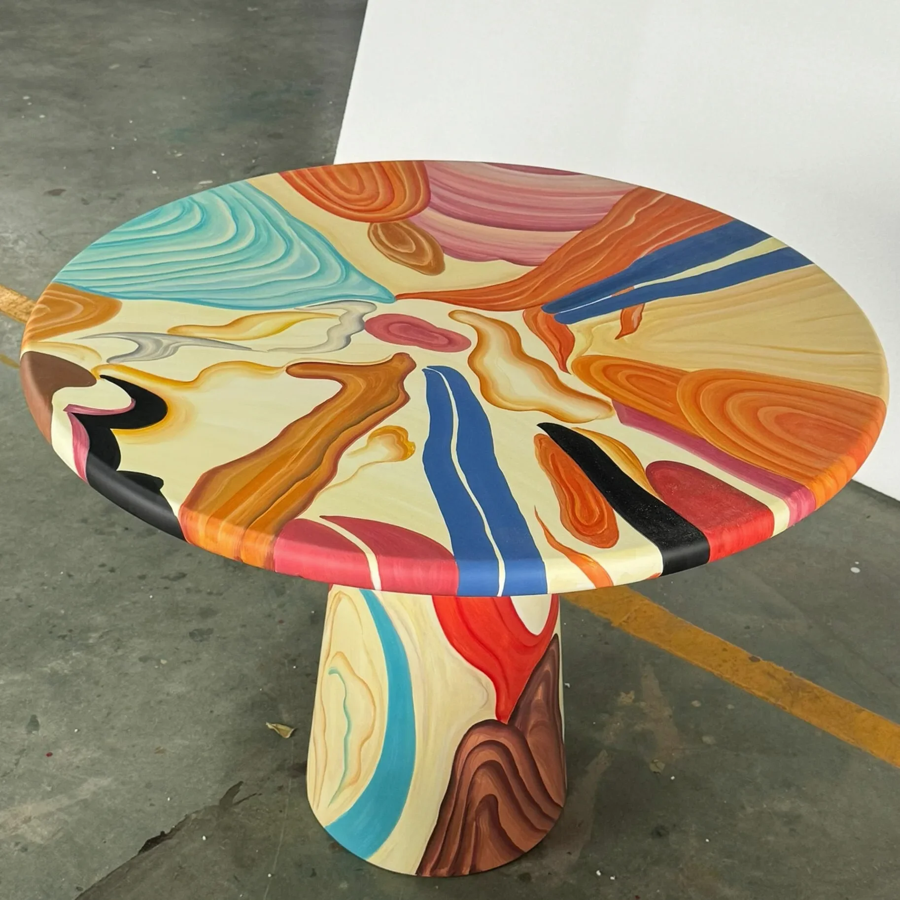 TTMedieval solid wood painted round table, family living room round dining table
TTMedieval solid wood painted round table, family living room round dining table