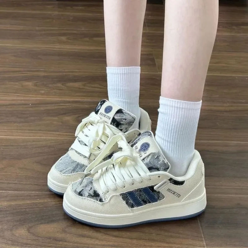 Trend Women's Denim Sneakers Canvas Casual Skateboard Shoes for Women Retro Street Style Daily Walking Footwear Popular Flats 신발
Trend Women's Denim Sneakers Canvas Casual Skateboard Shoes for Women Retro Street Style Daily Walking Footwear Popular Flats 신발