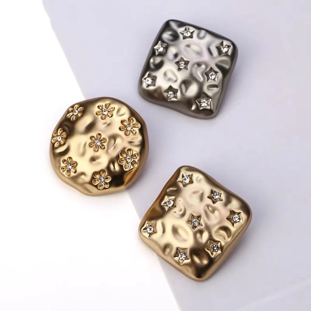 10pcs 20/28mm Decorative Buttons for Clothing Fashion Gold Rhinestone Round Clothes Buttons Small Square Button for Shirt
10pcs 20/28mm Decorative Buttons for Clothing Fashion Gold Rhinestone Round Clothes Buttons Small Square Button for Shirt