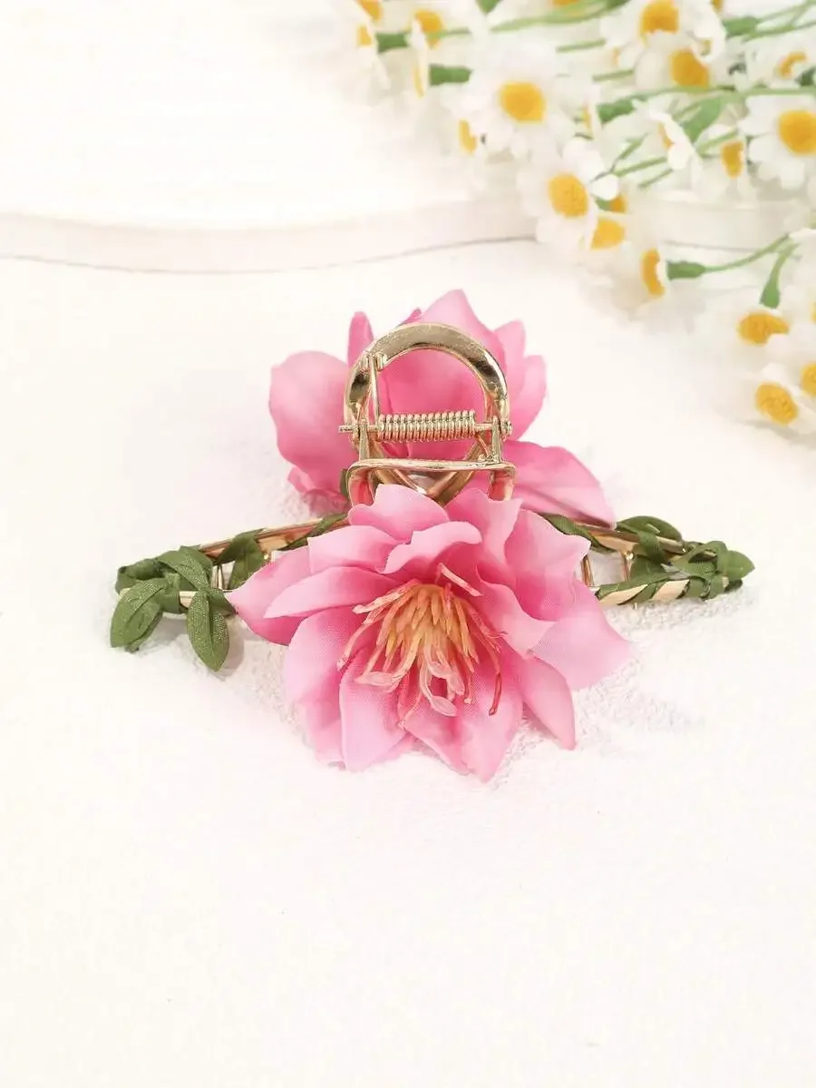 Floral Vine Wrapped Metal Hair Claw Clip For Women Summer Beach Vacation Accessory
Floral Vine Wrapped Metal Hair Claw Clip For Women Summer Beach Vacation Accessory