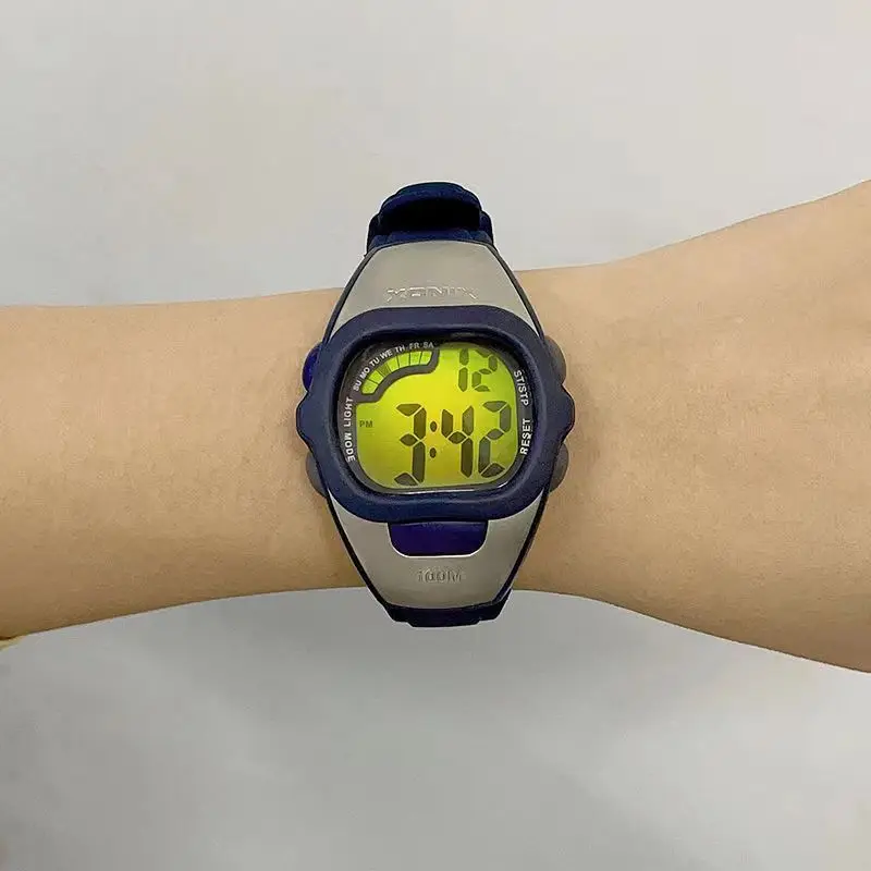 Precision Electronic Watch Male Middle School Student Waterproof Luminous Sports Watch Alarm Clock Youth Y2K Wind Trend Watch
Precision Electronic Watch Male Middle School Student Waterproof Luminous Sports Watch Alarm Clock Youth Y2K Wind Trend Watch