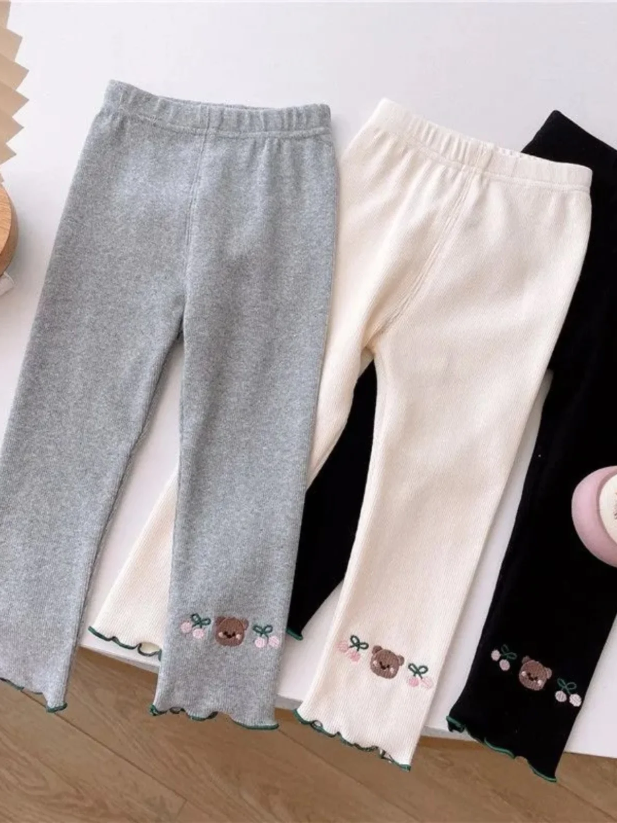 Spring Summer Embroidered Bear Cherry Thin Bottom Pants for Girls Cute Fashionable Outerwear Trousers Sweet Style Other Mater...
Spring Summer Embroidered Bear Cherry Thin Bottom Pants for Girls Cute Fashionable Outerwear Trousers Sweet Style Other Mater...