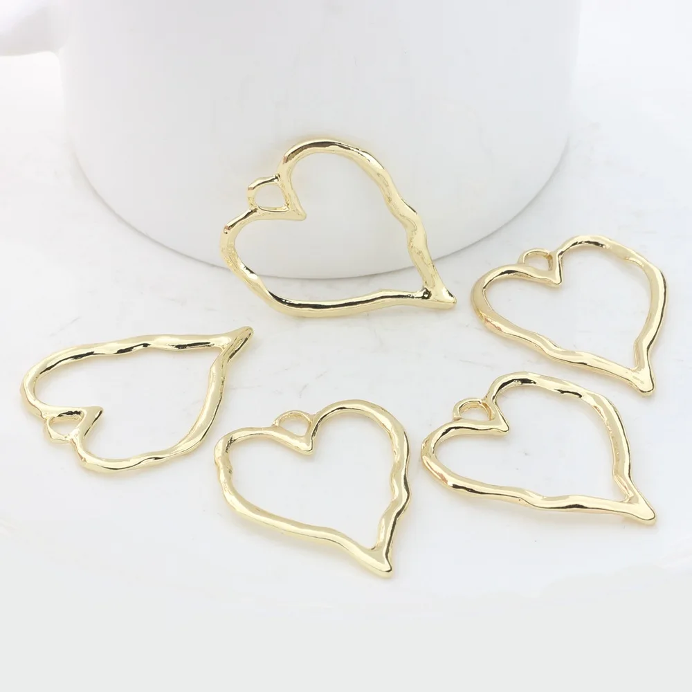 10pcs Alloy Hollow Out Charm Peach Heart Pendants For Jewelry Making Earrings Necklaces Key Chains DIY Handmade Accessories
10pcs Alloy Hollow Out Charm Peach Heart Pendants For Jewelry Making Earrings Necklaces Key Chains DIY Handmade Accessories
