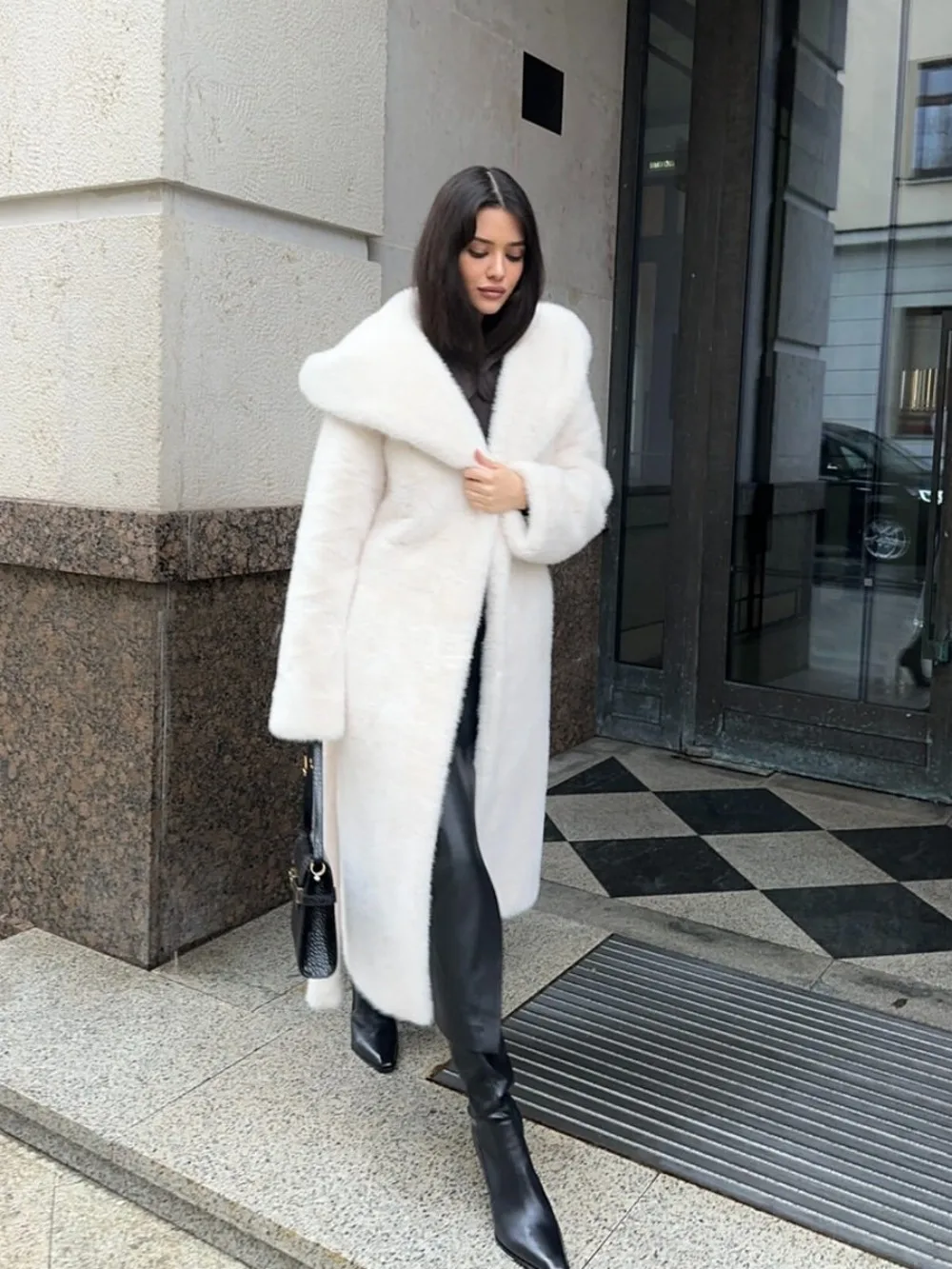 Luxury Long Faux Mink Fur Coat Women 2026 Warm Belted Hooded Fluffy Fur Jacket Thick Chunky Women's Winter Overcoat Outerwear
Luxury Long Faux Mink Fur Coat Women 2026 Warm Belted Hooded Fluffy Fur Jacket Thick Chunky Women's Winter Overcoat Outerwear