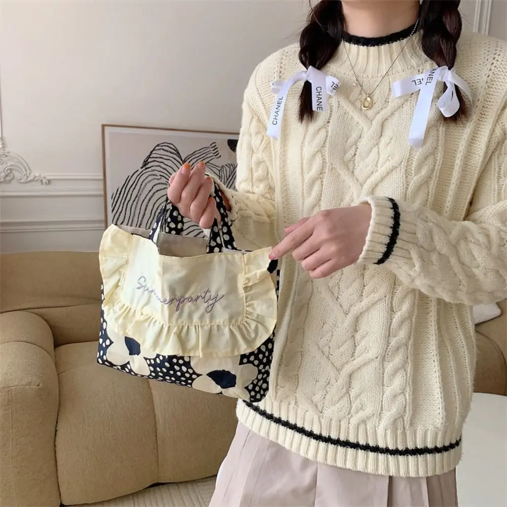 Printed Floral Embroidery Canvas Bag Flower Bucket Bag Print Cloth Bag Countryside Style Large Capacity Canvas Shoulder Bag
Printed Floral Embroidery Canvas Bag Flower Bucket Bag Print Cloth Bag Countryside Style Large Capacity Canvas Shoulder Bag