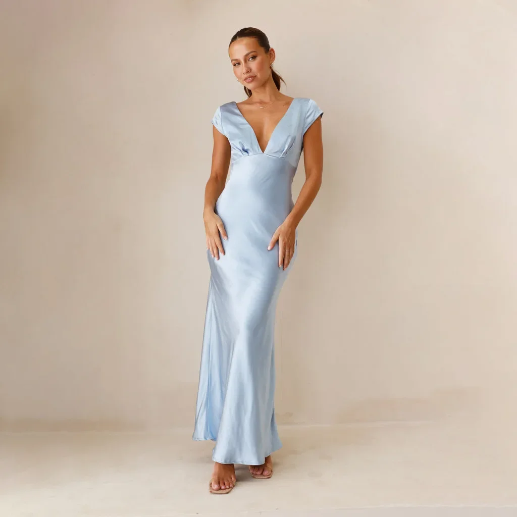 Autumn Fashion Solid Color Satin Dress Women Sexy Deep V-neck Short Sleeve Hip Hugging Long Skirt Elegant Slim Fit Dress Women
Autumn Fashion Solid Color Satin Dress Women Sexy Deep V-neck Short Sleeve Hip Hugging Long Skirt Elegant Slim Fit Dress Women