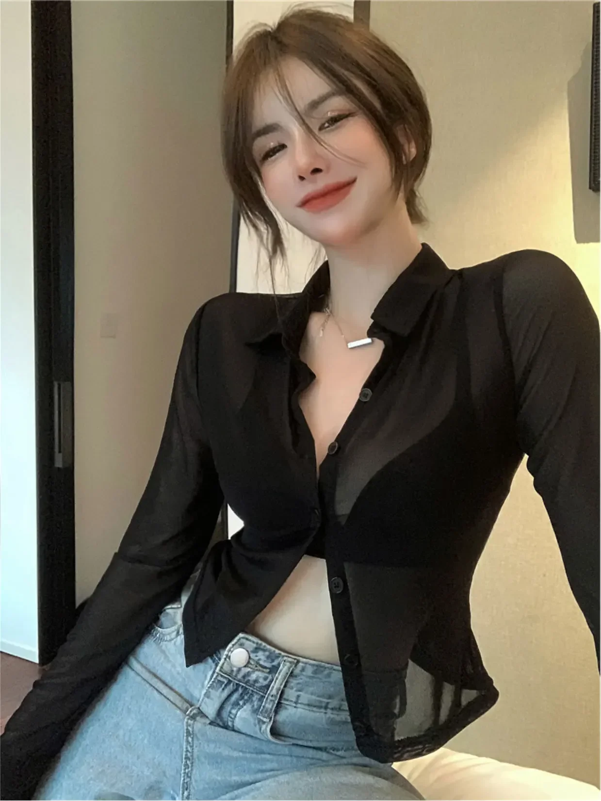 Shirts Women Perspective Sexy Thin Chemise Femme Temperament Slim Sun Protection Mature All-match Summer Design Casual Pure
Shirts Women Perspective Sexy Thin Chemise Femme Temperament Slim Sun Protection Mature All-match Summer Design Casual Pure