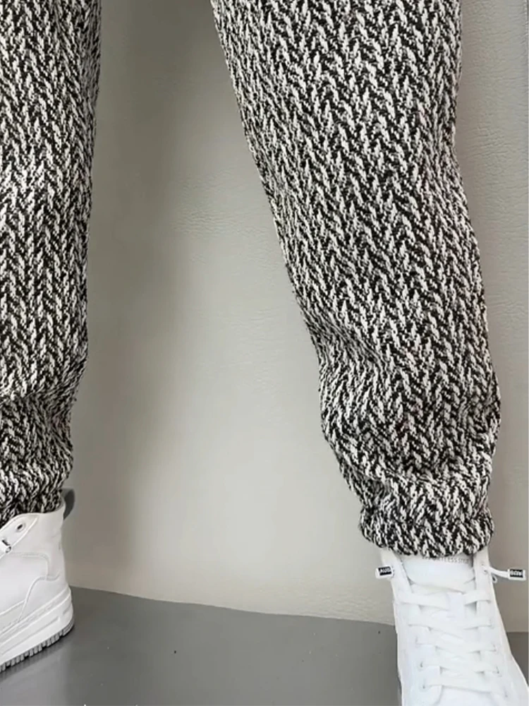 Men's Faionable Autumnal Plaid Knitted Set with Embroidered Collar Jaet And Casual Sports Pants Two-Piece Ensemble
Men's Faionable Autumnal Plaid Knitted Set with Embroidered Collar Jaet And Casual Sports Pants Two-Piece Ensemble