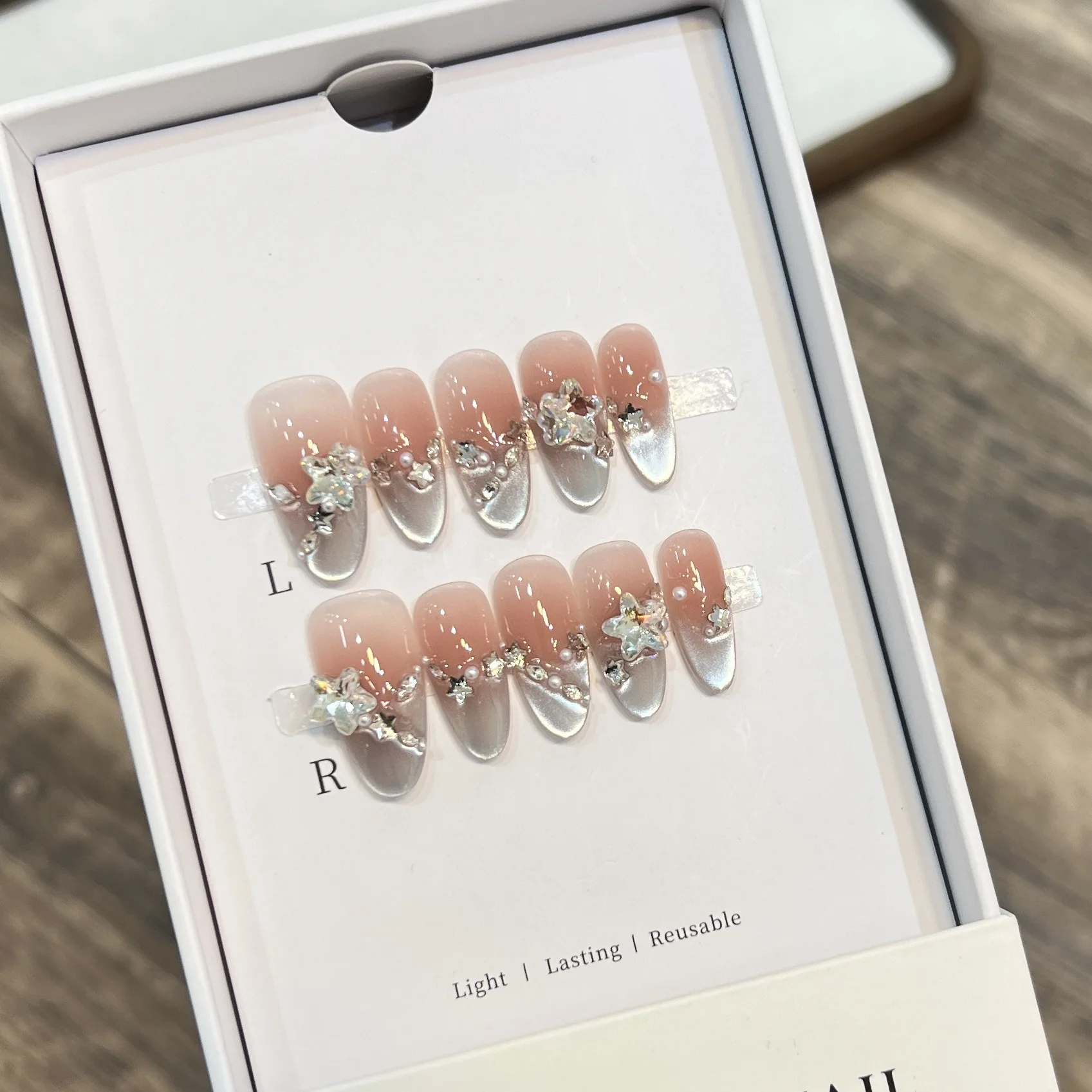 10Pcs Cat's Eye French Almond Nail Naked Blush Press on Nails with Rhinestone Star Pearl Decoration Sparkling Wearable Nail Tool
10Pcs Cat's Eye French Almond Nail Naked Blush Press on Nails with Rhinestone Star Pearl Decoration Sparkling Wearable Nail Tool