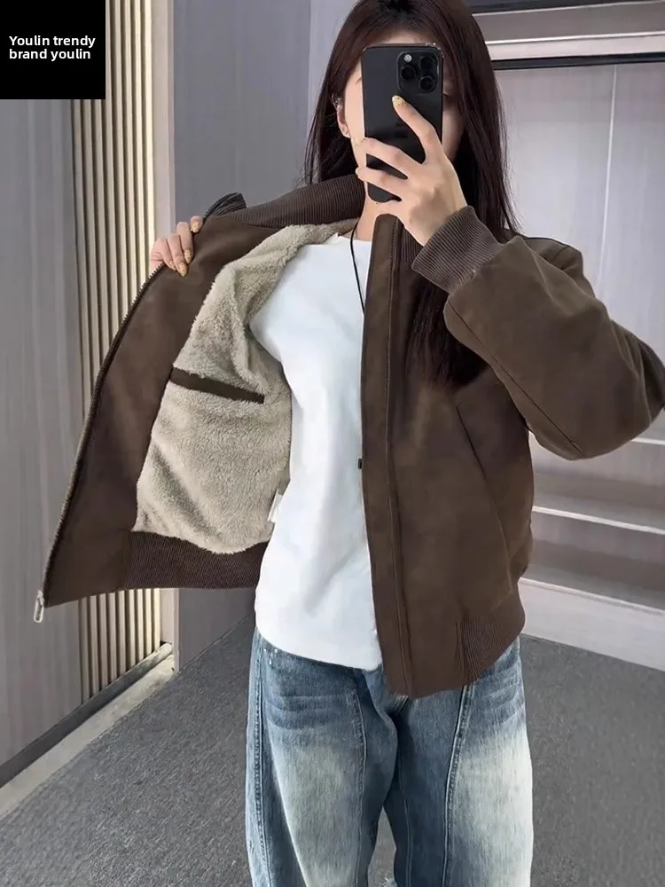 Café Brown Fleece Lined Thickened Leather Jacket Men's Winter American Retro Cold Resistant Cotton Short Style Stand Collar B...
Café Brown Fleece Lined Thickened Leather Jacket Men's Winter American Retro Cold Resistant Cotton Short Style Stand Collar B...