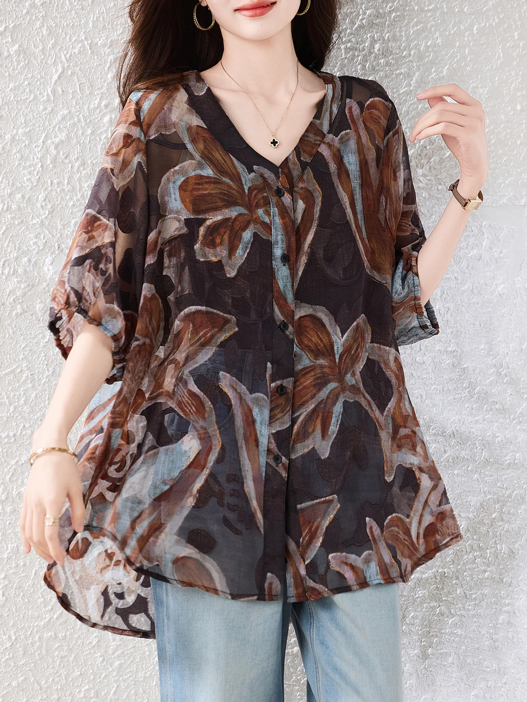 Retro Print V-Neck Loose Short Sleeve Shirt Women's Summer Casual Style plus Size Slimming Top Comfortable Breathable Fabric
Retro Print V-Neck Loose Short Sleeve Shirt Women's Summer Casual Style plus Size Slimming Top Comfortable Breathable Fabric