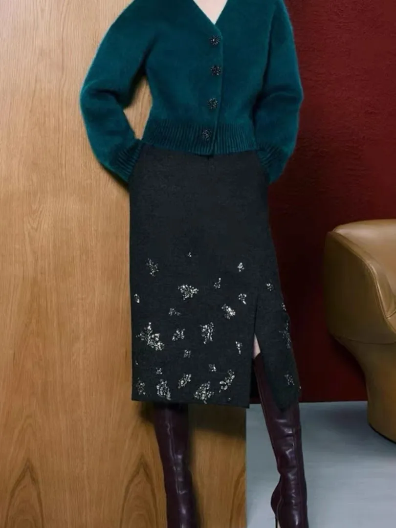 Ele утягивающая шерстяная юбка прямого кроя для женщин, повседневная хлопковая ткань с высокой талией, повседневная одежда, зима 2025
Ele утягивающая шерстяная юбка прямого кроя для женщин, повседневная хлопковая ткань с высокой талией, повседневная одежда, зима 2025