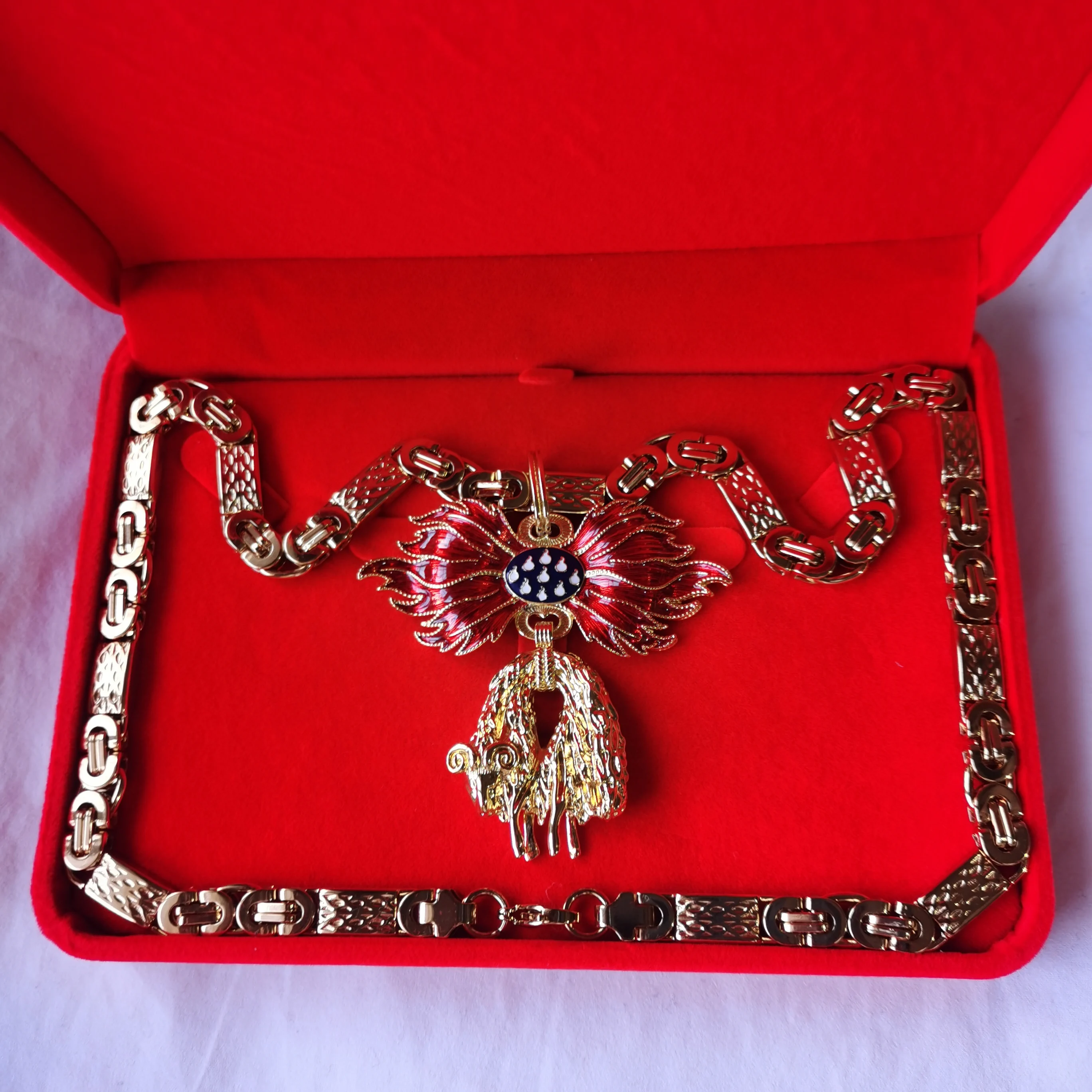 Austrian Order of the Golden Fleece(Type 2) with Chain With Case
Austrian Order of the Golden Fleece(Type 2) with Chain With Case