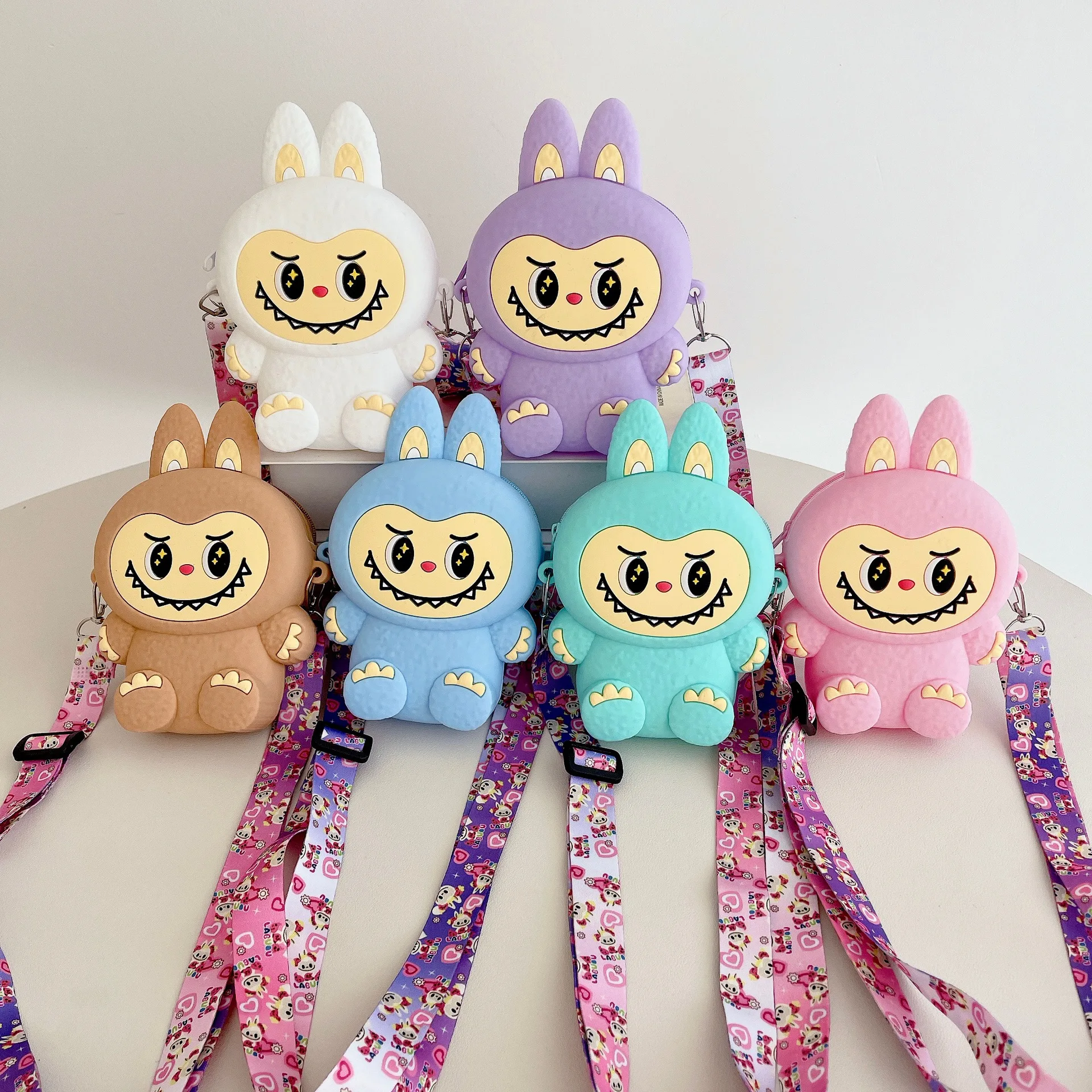 Kawaii Labubu Children Coin Purse Cute Kids Bag Cartoon Anime Silicone Bag Exquisite Versatile Travel Accessories Messenger Bag
Kawaii Labubu Children Coin Purse Cute Kids Bag Cartoon Anime Silicone Bag Exquisite Versatile Travel Accessories Messenger Bag