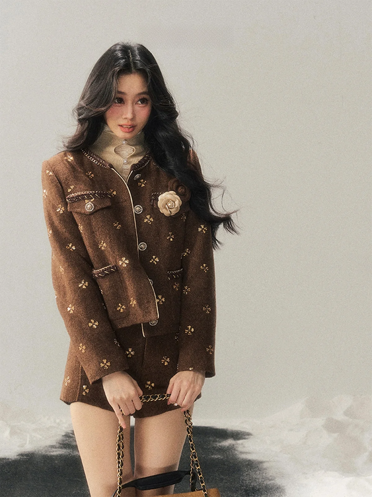 AOMALM Winter Wool Cotton Blend Women's Fashion Set Elegant Short Coat Floral Pattern Two-Piece Ensemble for Ladies
AOMALM Winter Wool Cotton Blend Women's Fashion Set Elegant Short Coat Floral Pattern Two-Piece Ensemble for Ladies