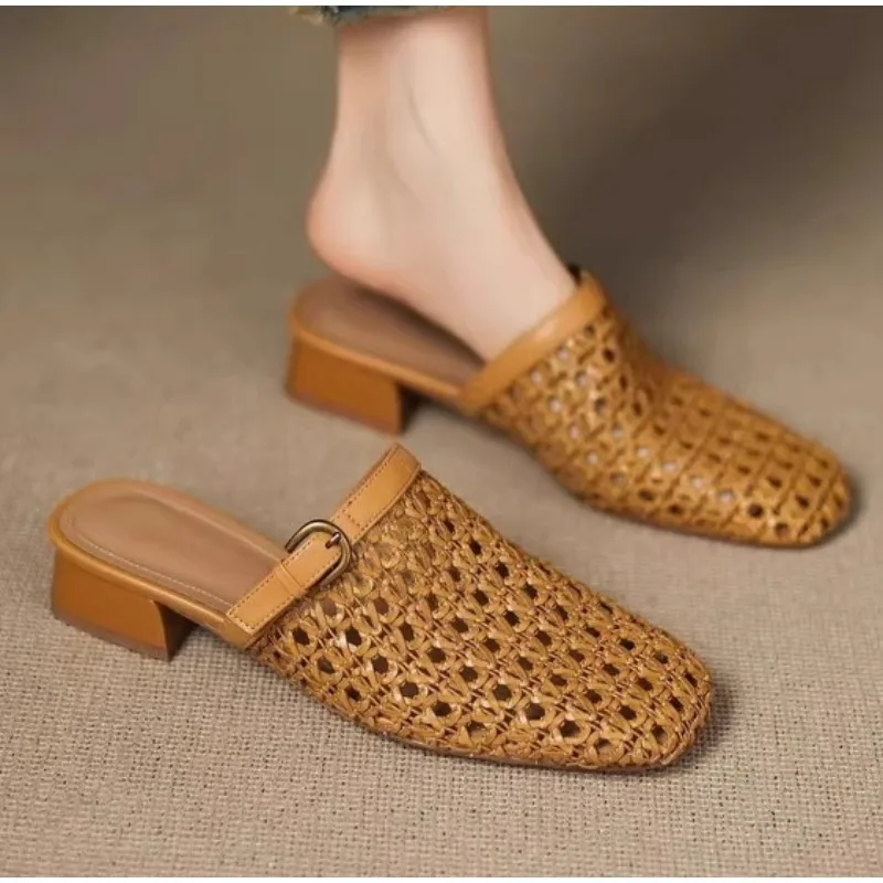Summer 2025 New Retro Woven Breathable Cutout Semi-Slip Casual Shoes Block Heel Women's Shoes
Summer 2025 New Retro Woven Breathable Cutout Semi-Slip Casual Shoes Block Heel Women's Shoes