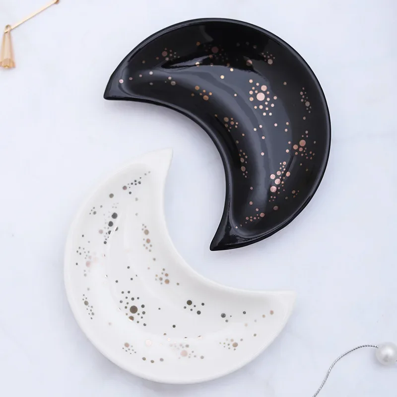 Nordic Ceramic Moon Jewelry Plate Storage Plate Creative Home Decoration Necklace Ring Storage Plate
Nordic Ceramic Moon Jewelry Plate Storage Plate Creative Home Decoration Necklace Ring Storage Plate