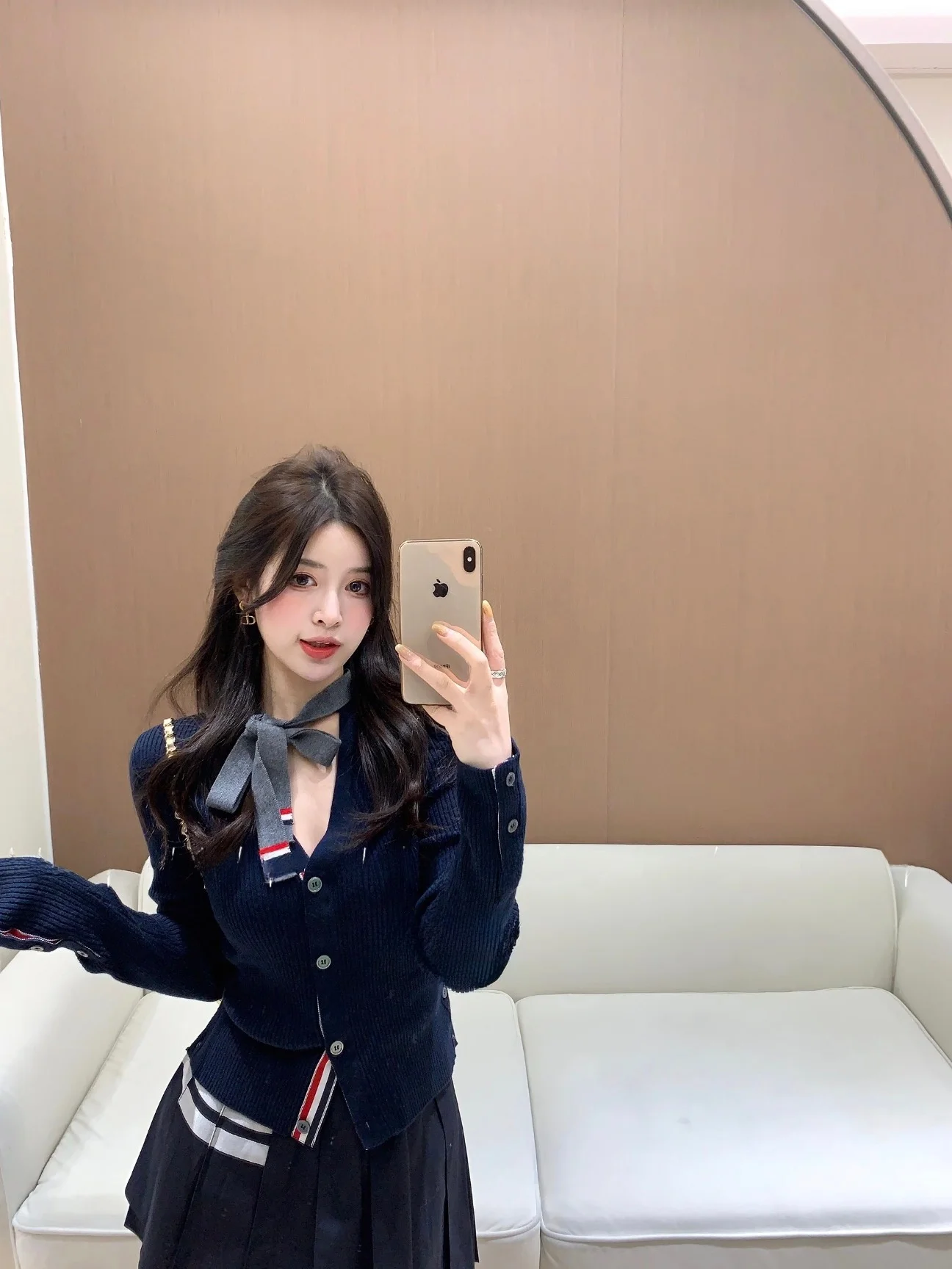 Korean Style Knot Waist-Cinching Short Knit Cardigan Women's Fashion Sweater Jacket Thick Long Sleeve Spring Wear
Korean Style Knot Waist-Cinching Short Knit Cardigan Women's Fashion Sweater Jacket Thick Long Sleeve Spring Wear