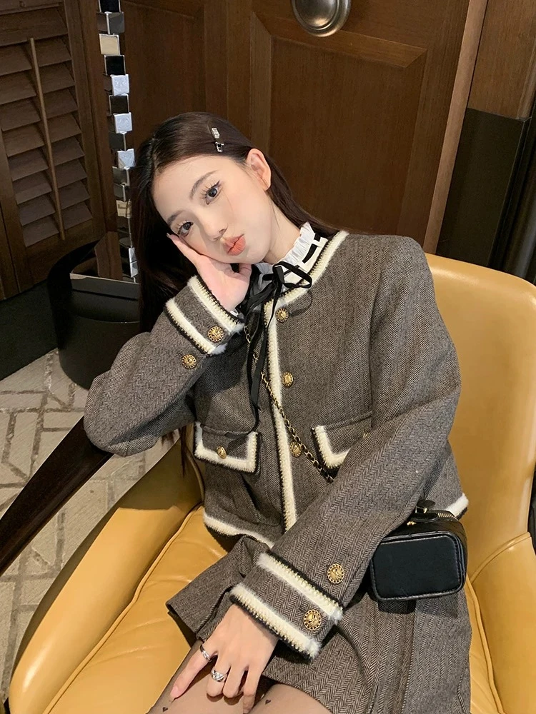 Retro ort Lady's Outerwear Ele Youthful Autumn Winter Faion Fraance Sle Small irt Trendy Rich Girl's Look
Retro ort Lady's Outerwear Ele Youthful Autumn Winter Faion Fraance Sle Small irt Trendy Rich Girl's Look
