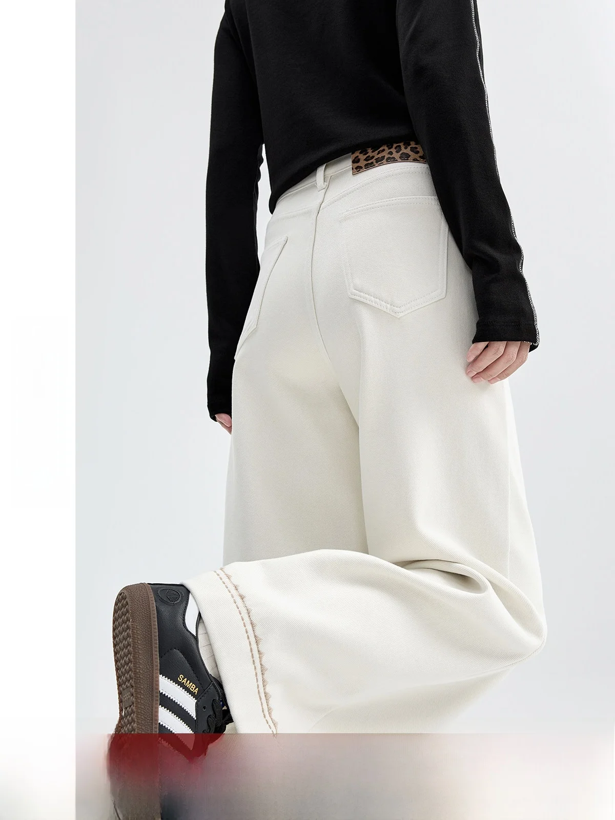 High Waist Fleece Lined Wide Leg Jeans Women Winter New Washed Embroidered Loose Straight Cut Trousers Casual Style Pure Color
High Waist Fleece Lined Wide Leg Jeans Women Winter New Washed Embroidered Loose Straight Cut Trousers Casual Style Pure Color