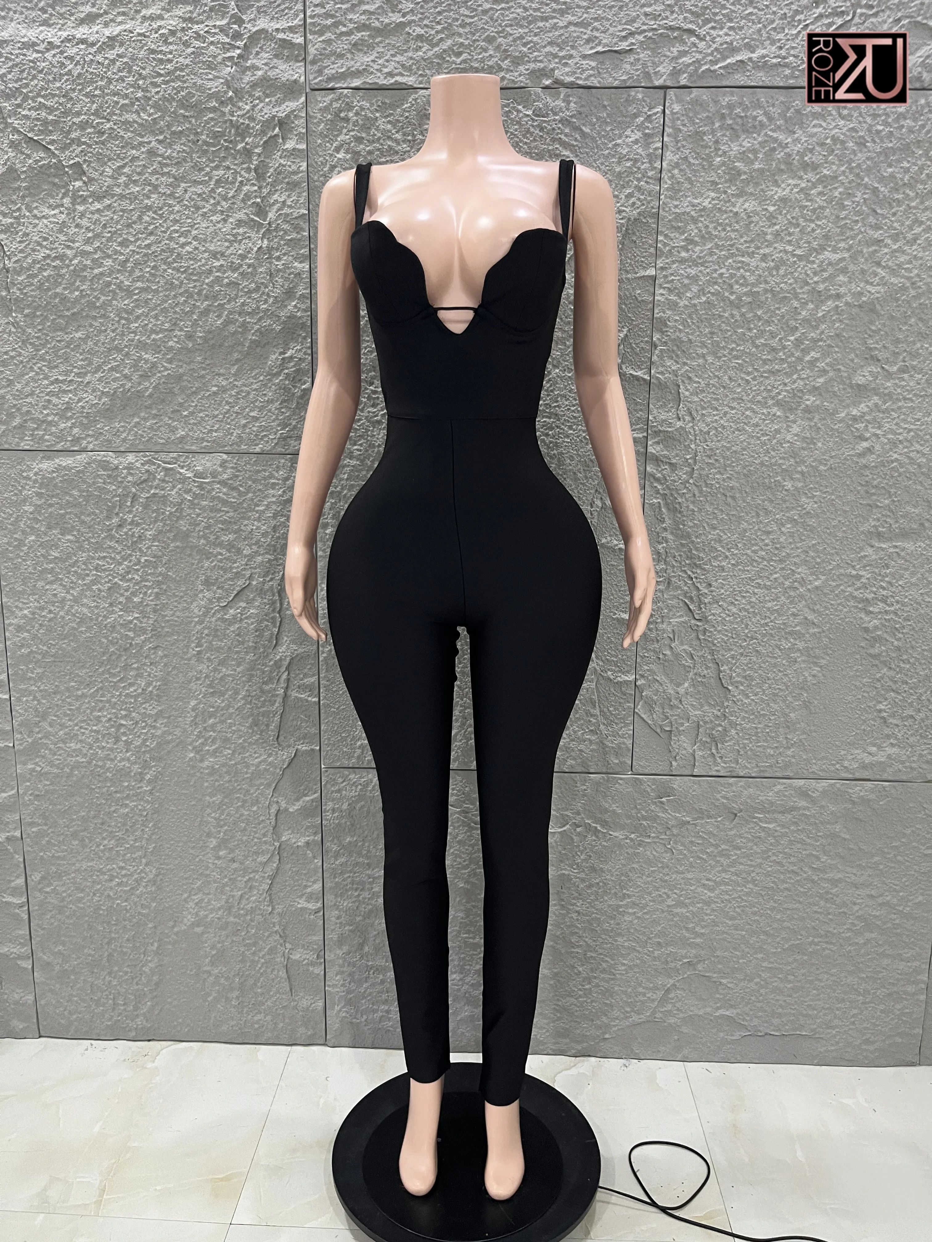 High Quality Women Sleeveless Sexy Strap Bodycon Bandage Jumpsuit Celebrate Evening Party Nightclub Red Carpet Wear
High Quality Women Sleeveless Sexy Strap Bodycon Bandage Jumpsuit Celebrate Evening Party Nightclub Red Carpet Wear