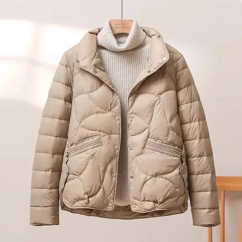 2025 зимнее темпераментное элегантное женское пальто, удобная свободная женская верхняя одежда с хлопковой подкладкой, новая женская пуховая хлопковая куртка
2025 зимнее темпераментное элегантное женское пальто, удобная свободная женская верхняя одежда с хлопковой подкладкой, новая женская пуховая хлопковая куртка