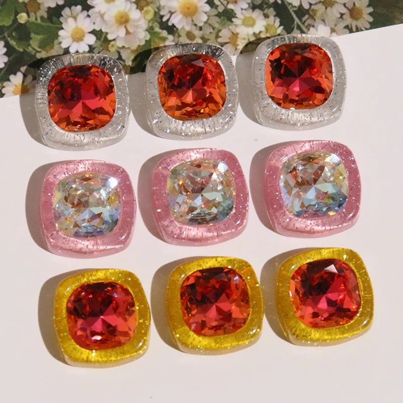 Wholesale 30pcs/lot 18mm color glass beads core geometry square shape resin cabochon beads diy jewelry garment hair accessory
Wholesale 30pcs/lot 18mm color glass beads core geometry square shape resin cabochon beads diy jewelry garment hair accessory
